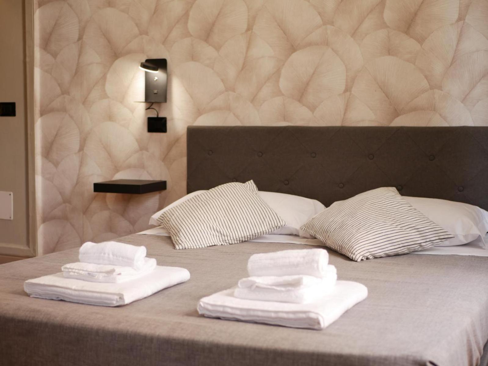 Rooms Piramide Roma Ngoại thất bức ảnh